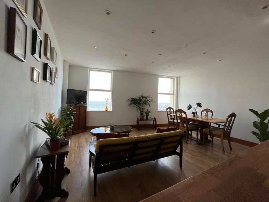 Margate Sea Front Apartment Bagian luar foto