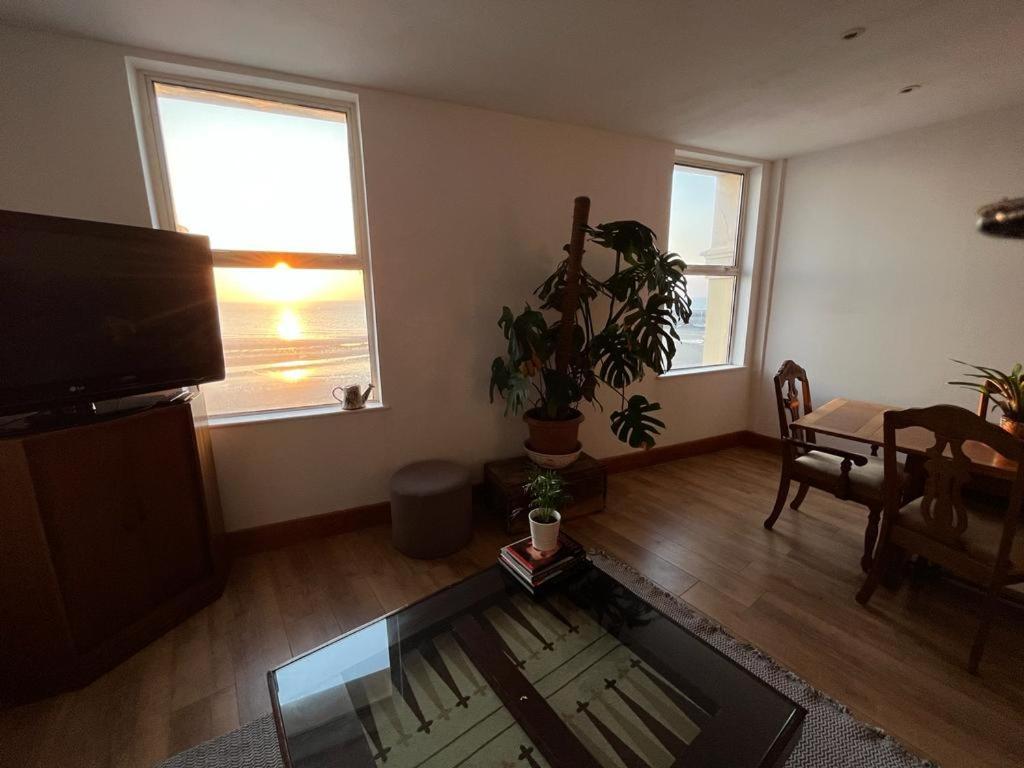 Margate Sea Front Apartment Bagian luar foto